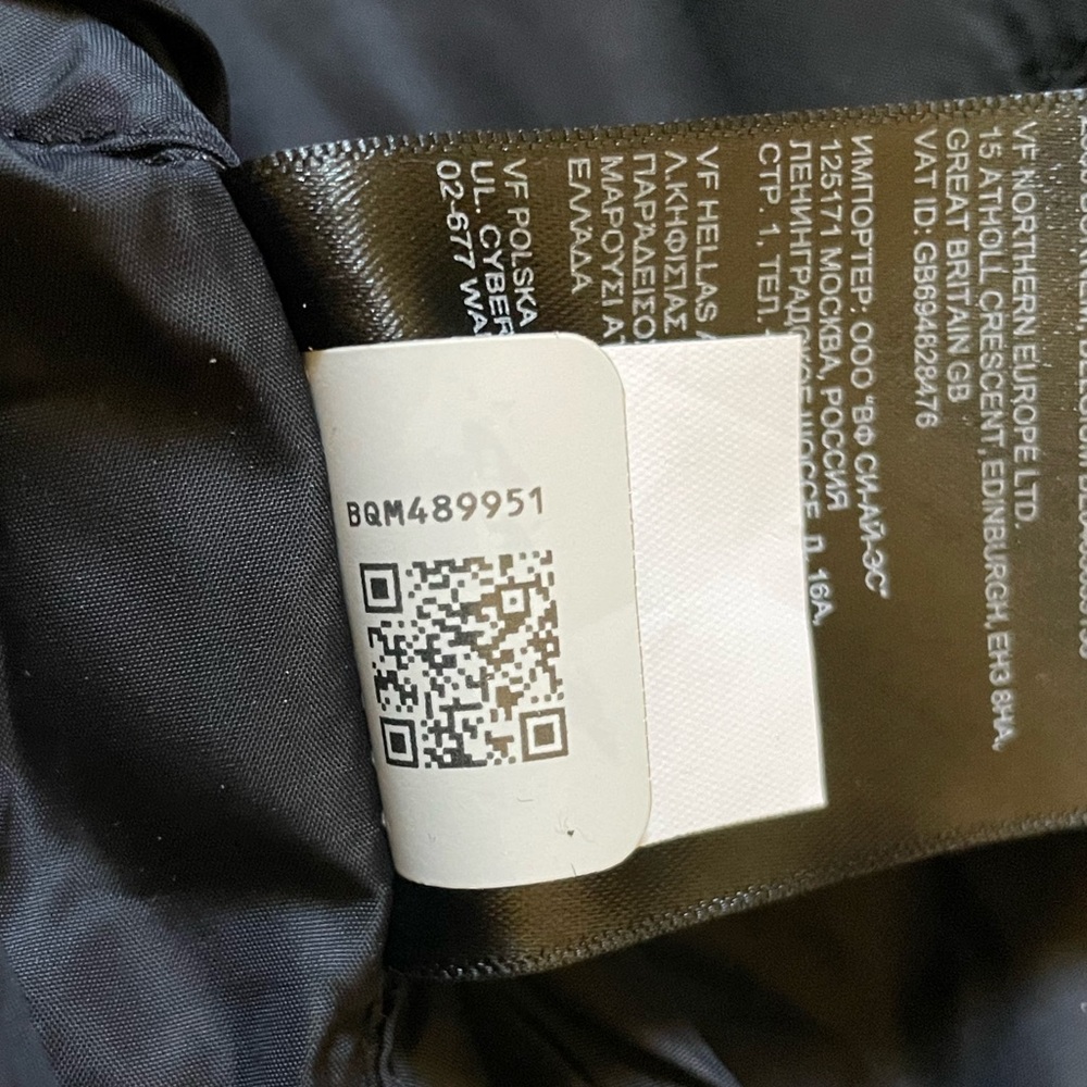 The North Face Women’s 1996 Retro Nuptse Jacket In Fuchsia Pink - Picture 9 of 13